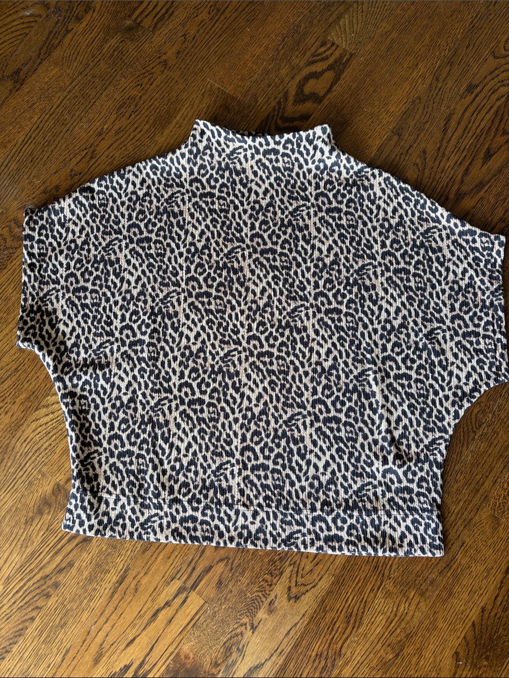 eesome Leopard Print Mock Neck Crop Top - Black and Cream